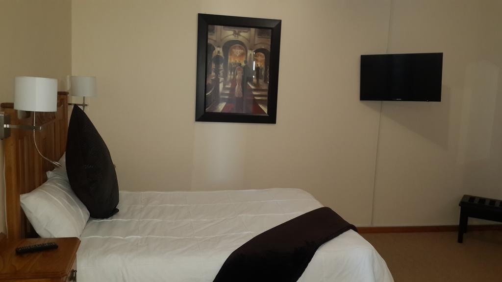 Victoria Hotel Bredasdorp Room photo