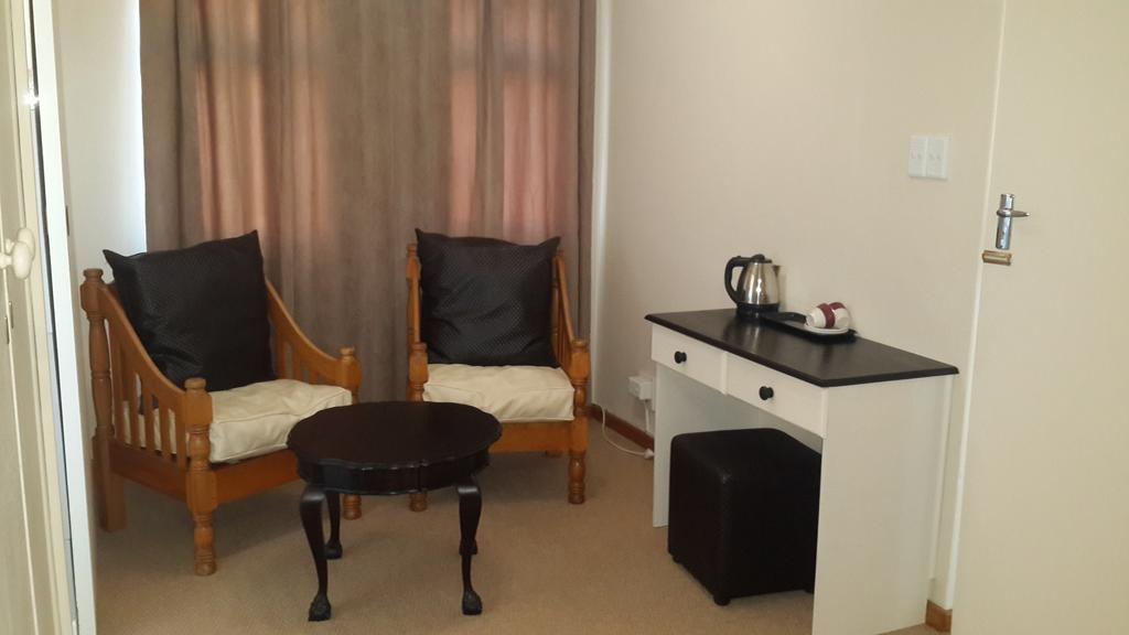 Victoria Hotel Bredasdorp Room photo
