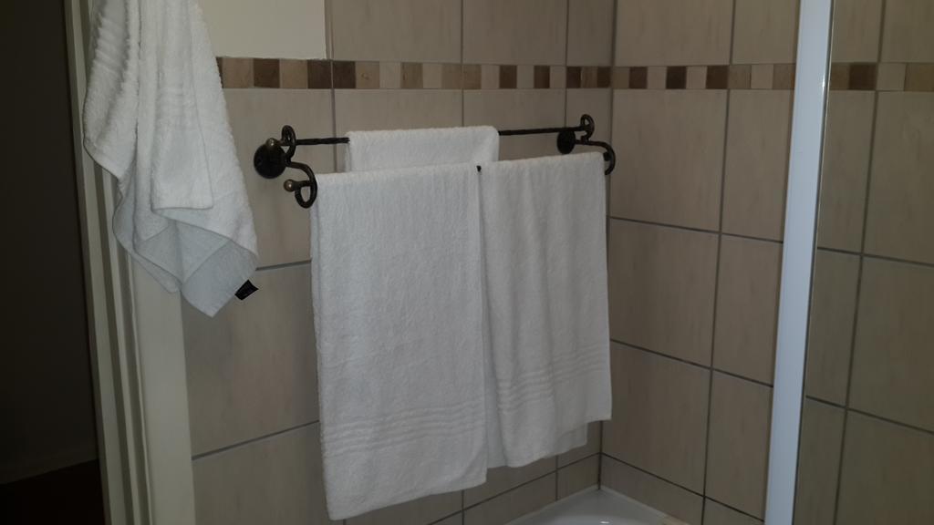 Victoria Hotel Bredasdorp Room photo