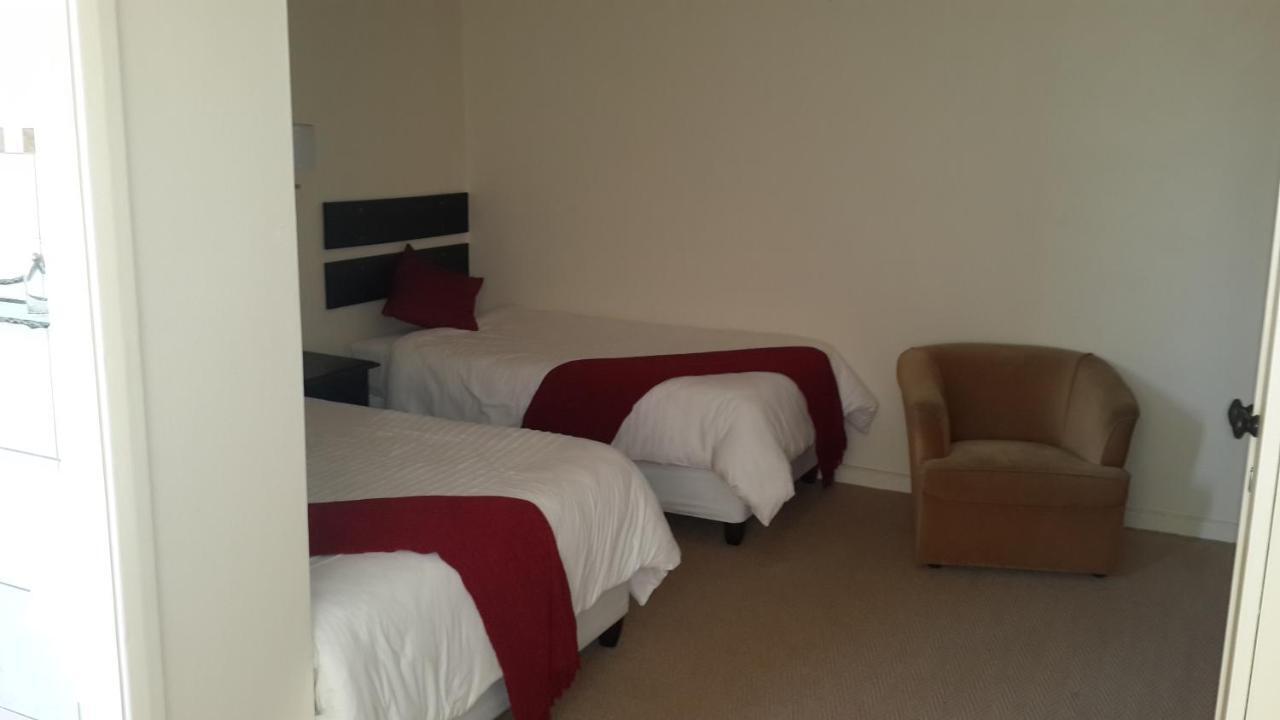 Victoria Hotel Bredasdorp Room photo